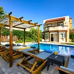 Evmar Villa