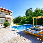 Evmar Villa